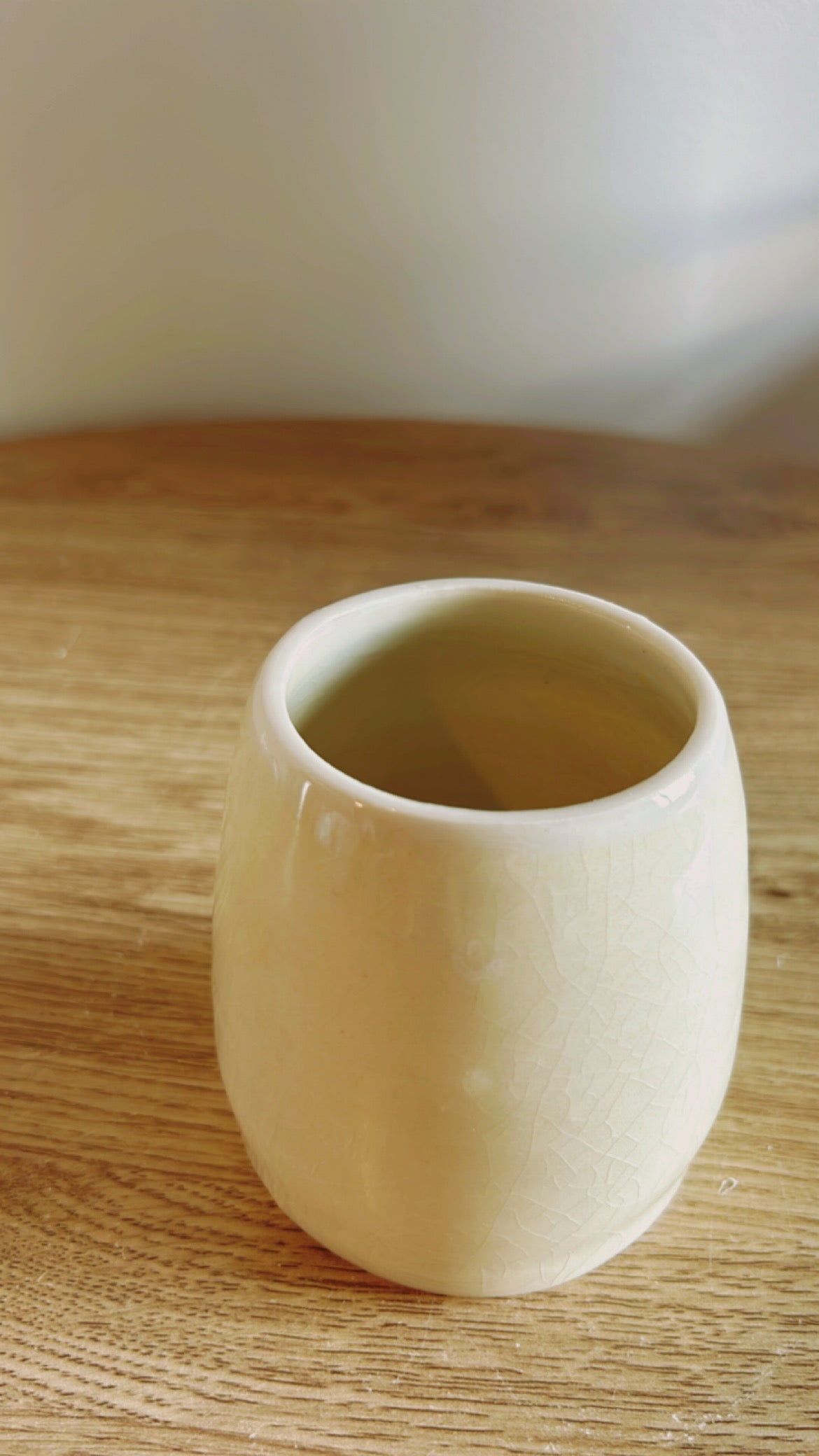 Petit Porcelain Crème Vase